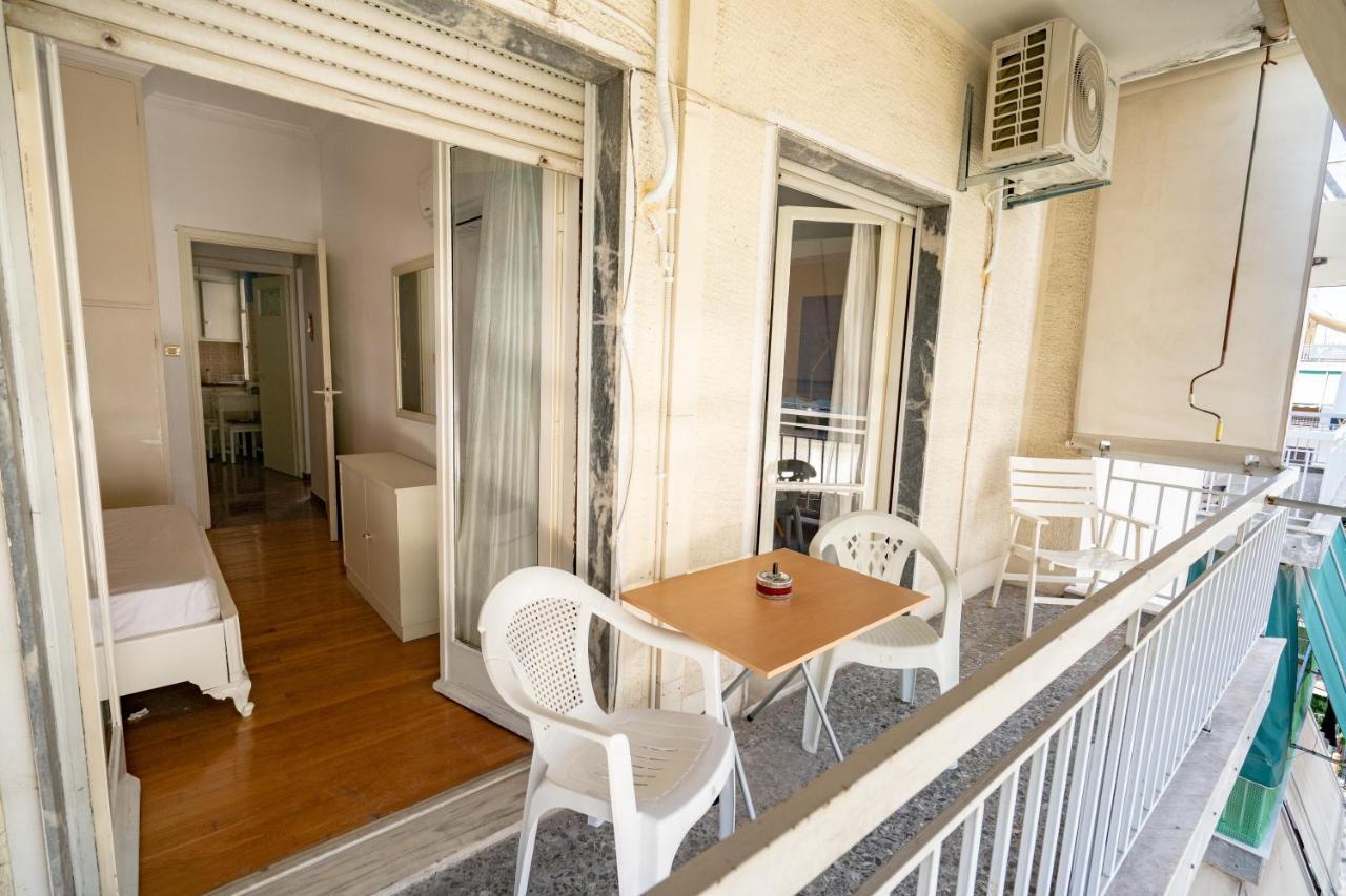 Larissa Station Metro St. 2 Bedrooms 3 Pers. Flat Athen Exterior foto